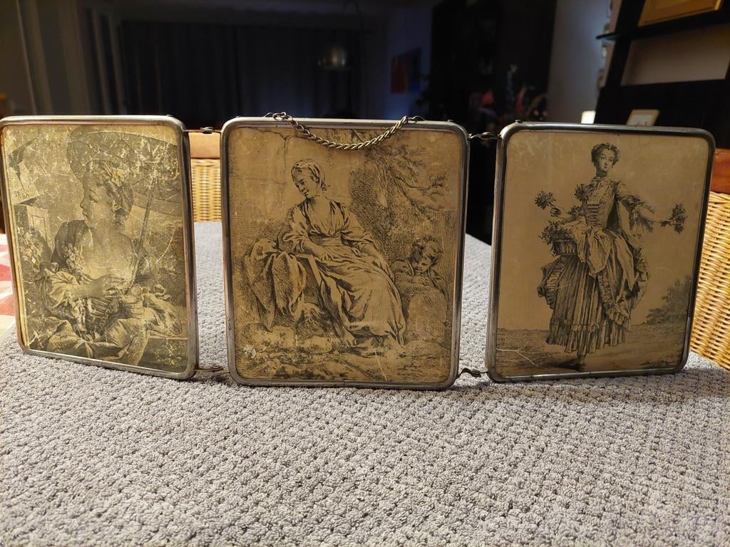 Antiek drieluik fotolijstje met gravures, Ophalen, Gebruikt