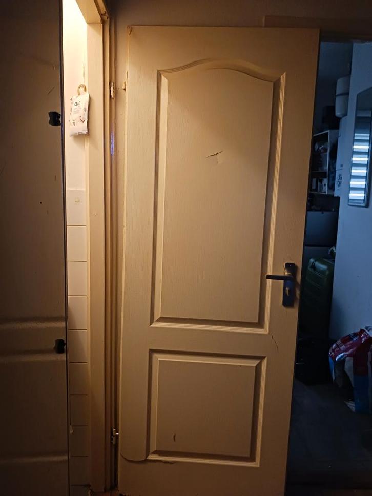 Gezocht: Goedkope deuren (binnen/buiten), Doe-het-zelf en Verbouw, Deuren en Horren, Binnendeur, 200 tot 215 cm, Ophalen of Verzenden