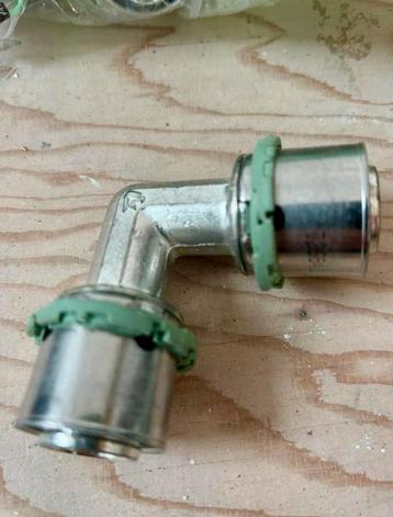 PERSKOPPELING T-STUK/ 90 GRADEN BOCHT/ KOPPEL STUK 26 x 3 MM beschikbaar voor biedingen
