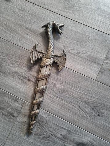 Mooie zware Fantasy Draken dolk beschikbaar voor biedingen