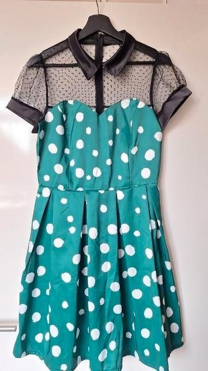 Groene polkadot jurk verkleedjurk maat M Met beschadiging, Kleding | Dames, Jurken, Zo goed als nieuw, Maat 38/40 (M), Groen, Knielengte