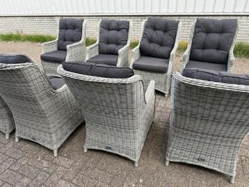 8 tuinStoelen Bois Le Duc beschikbaar voor biedingen
