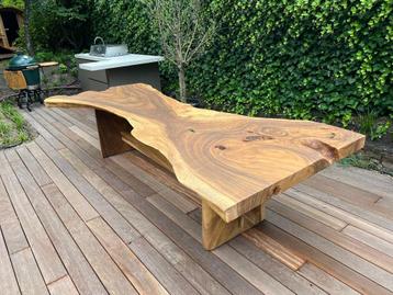 Hardhouten boomstamtafels tuintafels iroko mahonie suar eik beschikbaar voor biedingen