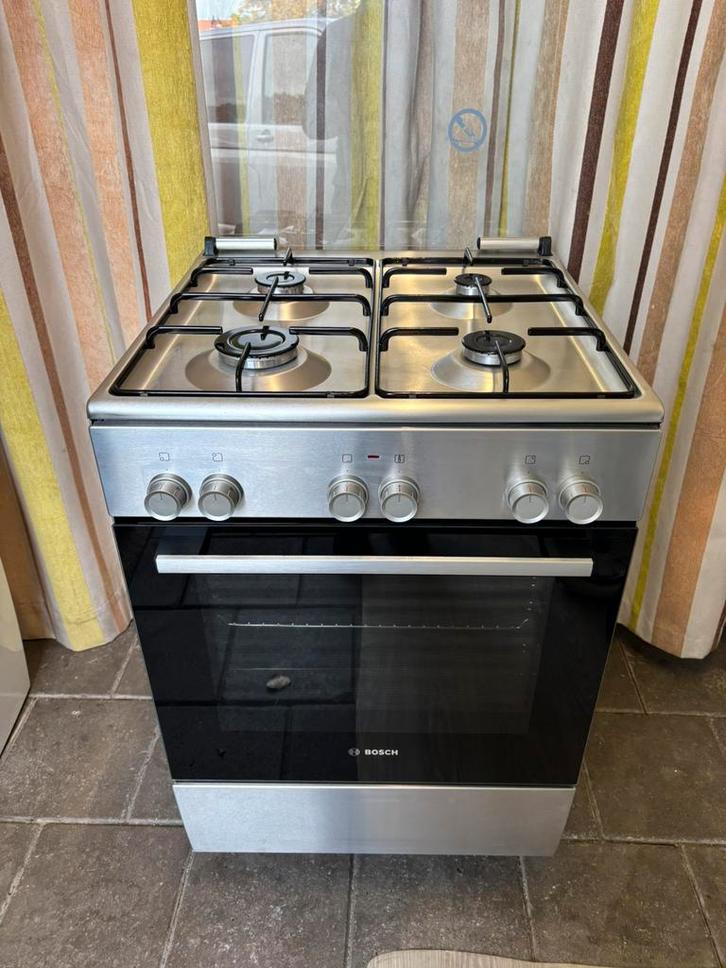 Bosch RVS Gasfornuis - Hete Lucht - Nauwelijks Gebruikt, Witgoed en Apparatuur, Fornuizen, Zo goed als nieuw, Vrijstaand, Gas
