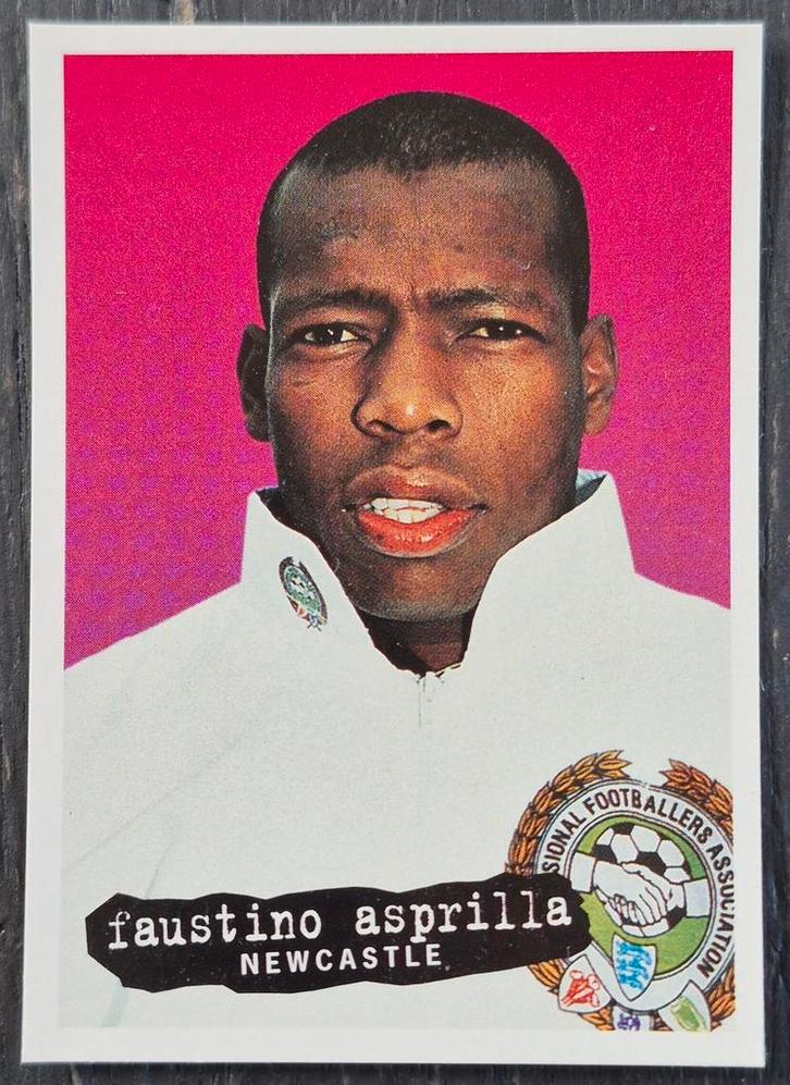 Panini sticker Faustino Asprilla - Newcastle United, 96/97, Verzamelen, Sportartikelen en Voetbal, Zo goed als nieuw, Poster, Plaatje of Sticker