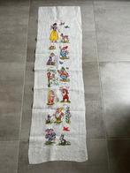 Geborduurde lap met Sneeuwwitje en de 7 dwergen, Ophalen of Verzenden, Nieuw, Wanddecoratie