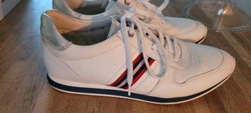 Witte leren sneakers maat 41 beschikbaar voor biedingen