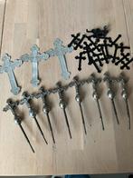 Antieke pennen en kruizen grafkist, Antiek en Kunst, Antiek | Religie, Ophalen