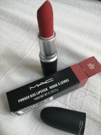 MAC Powder Kiss Lipstick - Devoted to Chili, Ophalen