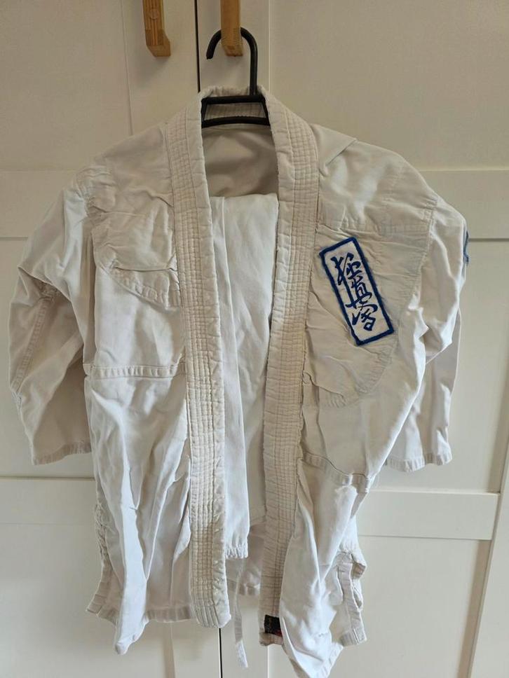 Karatepak Synpower en Matsuru broek, Sport en Fitness, Vechtsporten en Zelfverdediging, Overige, Maat XS of kleiner, Ophalen of Verzenden