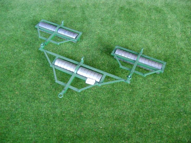 3-delige rolblokken set van Britains nr. 9554, Hobby en Vrije tijd, Modelauto's | 1:32, Zo goed als nieuw, Tractor of Landbouw