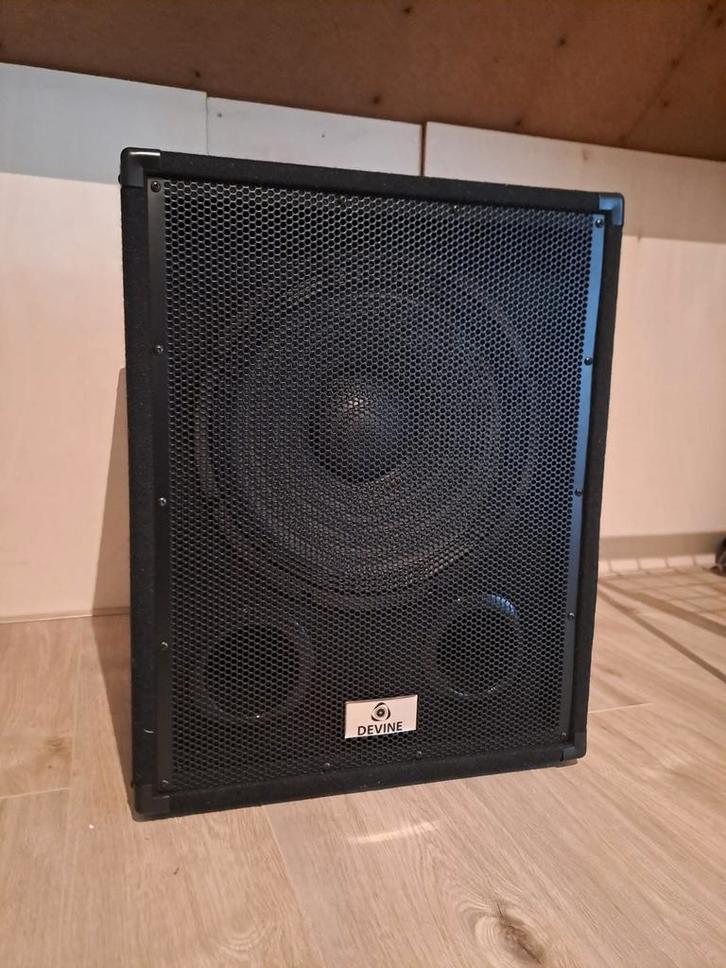 Te koop Devine B115A MKII actieve subwoofer, Audio, Tv en Foto, Luidsprekers, Zo goed als nieuw, Subwoofer, 120 watt of meer, Overige merken