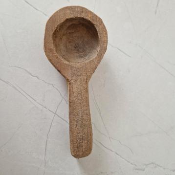 Landelijke decoratieve lepel van hout beschikbaar voor biedingen