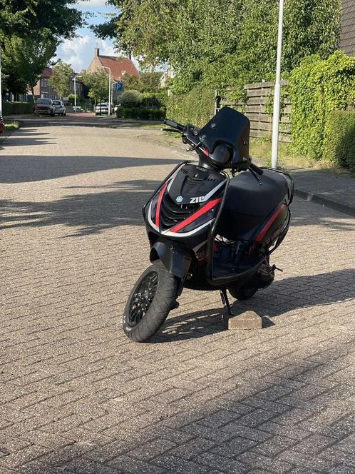 zip 125cc 2takt, Fietsen en Brommers, Scooters | Piaggio, Zo goed als nieuw, Zip, Maximaal 45 km/u, Tweetakt, Ophalen
