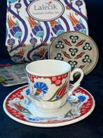Lalecik Turkse koffieset porselein cadeau in doos. Güral., Huis en Inrichting, Keuken | Servies, Nieuw, Ophalen of Verzenden, Overige stijlen