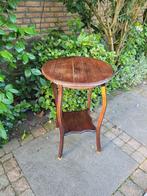 wijntafeltje, bijzettafeltje eiken hout met parelrand