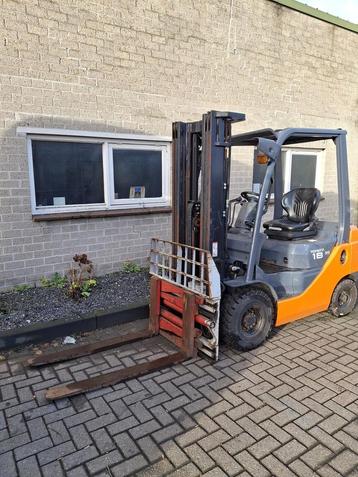 TOYOTA 02-8FDF18 DIESEL Heftruck Triplo Vorkenspreider beschikbaar voor biedingen