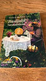 Paradijselijk handwerkboek Marie vsn den berk-Mertens haken, Ophalen of Verzenden, Zo goed als nieuw, Haken, Patroon of Boek