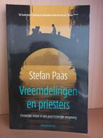 Stefan Paas - Vreemdelingen en priesters, Boeken, Ophalen of Verzenden, Gelezen