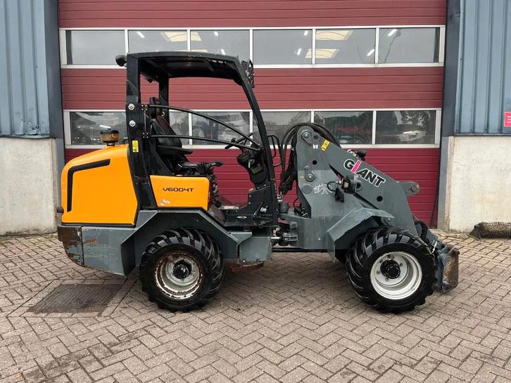 Giant V 6004 (bj 2015), Zakelijke goederen, Machines en Bouw | Kranen en Graafmachines, Wiellader of Shovel