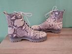 Mooie veterboots slangenprint | 40,5/41, Lage of Enkellaarzen, Ophalen of Verzenden, Zo goed als nieuw, River Island
