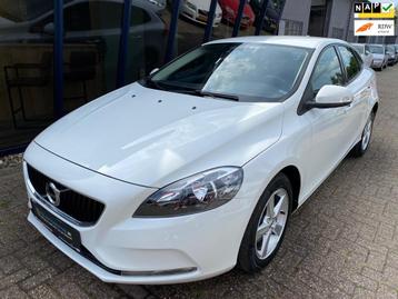 Volvo V40 2.0 T2 Kinetic Business Pack Connect NAVI / PDC /  beschikbaar voor biedingen