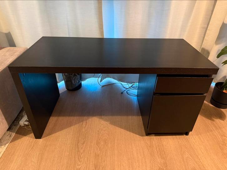 MALM Bureau 140x65 cm, Huis en Inrichting, Bureaus, Gebruikt, Bureau, Ophalen