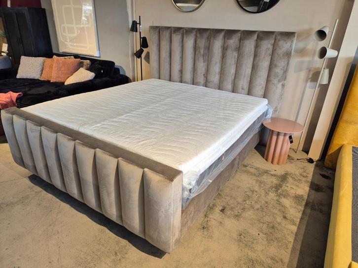 Luxe Boxspring Bastion Leverbaar in 180 / 160 / 140 cm Breed, Huis en Inrichting, Slaapkamer | Boxsprings, Nieuw, Overige maten