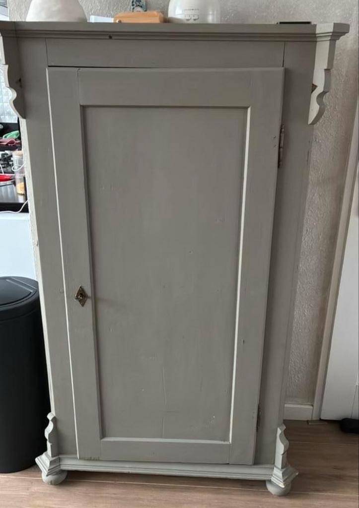 Antieke grenen kast/meidenkast - Krijtverf taupe/groen, Antiek en Kunst, Antiek | Meubels | Kasten, Ophalen