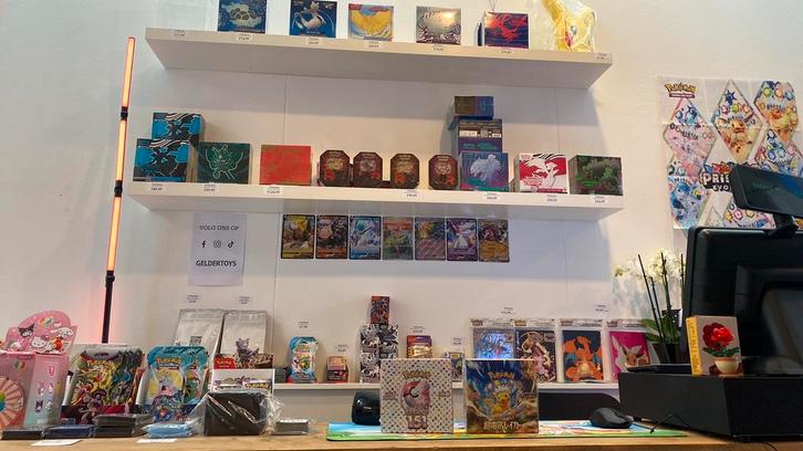 Nieuwe aanbieding Pokemon Geldertoys, Hobby en Vrije tijd, Verzamelkaartspellen | Pokémon, Gebruikt, Losse kaart, Foil, Ophalen