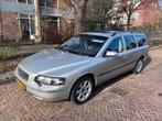 Volvo V70 2.4 170PK 2004 Grijs, Auto's, Voorwielaandrijving, 1800 kg, Zwart, Stationwagon