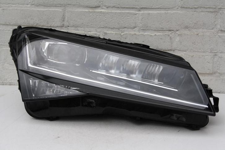 Koplamp Skoda Superb rechts LED Origineel Compleet ! Mooi, Auto-onderdelen, Verlichting, Skoda, Gebruikt, Ophalen of Verzenden