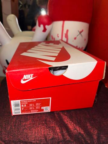 Nieuwe Nike Dunk Low Sneakers - Nooit Gedragen! beschikbaar voor biedingen