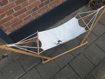Baby hangmat met stelling beschikbaar voor biedingen