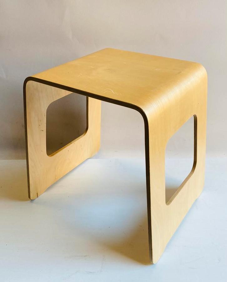 Beukenhouten Ikea kruk / bijzettafel Benjamin, Huis en Inrichting, Krukjes, Gebruikt, Hout, Ophalen of Verzenden