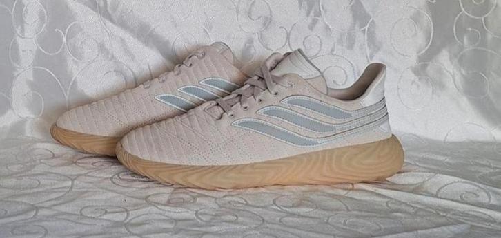 Adidas Sobakov Heren Sneakers Maat 43 - ZGAN, Kleding | Heren, Schoenen, Zo goed als nieuw, Sneakers of Gympen, Wit, Ophalen of Verzenden