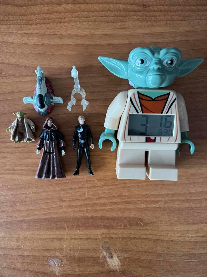 Star wats poppetjes set met starwars klok/wekker erbij, Verzamelen, Star Wars, Gebruikt, Actiefiguurtje, Ophalen of Verzenden
