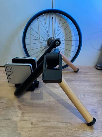 Elite Tuo wheel-on bike trainer + training wheel beschikbaar voor biedingen