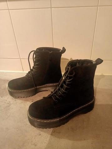 Dames Boots suède...Zgan. beschikbaar voor biedingen