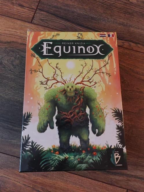 Equinox - Bordspel - Nieuw in folie, Hobby en Vrije tijd, Gezelschapsspellen | Bordspellen, Nieuw, Een of twee spelers, Drie of vier spelers
