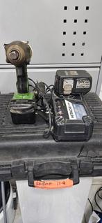 Hitachi slagmoersleutel 18 volt sterk machine met 2  accu's, Ophalen of Verzenden, Zo goed als nieuw