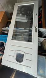 Buitendeur met glas en kattenluik GRATIS, Doe-het-zelf en Verbouw, Deuren en Horren, Ophalen, Gebruikt, 80 tot 100 cm, 200 tot 215 cm