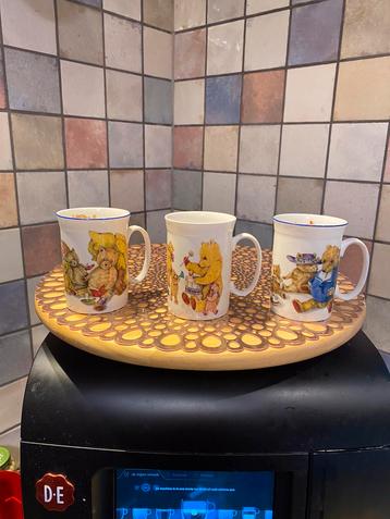 Roy Kirkham,3 fine bone China mokken,designed Karen Buckley beschikbaar voor biedingen