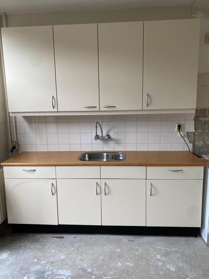 Keuken, Huis en Inrichting, Keuken | Complete keukens, Gebruikt, Enkelwandige keuken, Crème, Kunststof, Greeploos, Ophalen