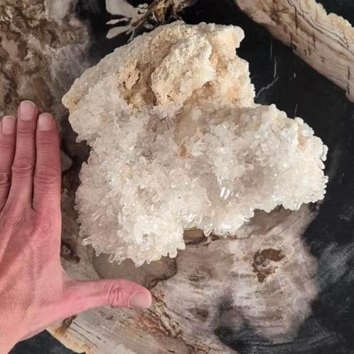 calciet cluster op matrix, Verzamelen, Mineralen en Fossielen, Mineraal, Ophalen of Verzenden
