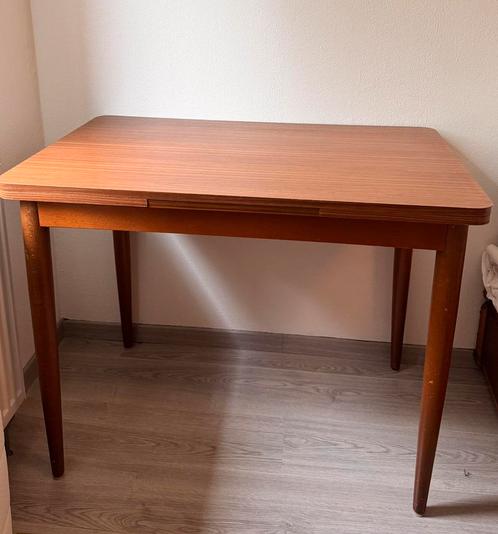 Eettafel walnoot fineer jaren 60 vintage DDR mid century, Huis en Inrichting, Tafels | Eettafels, Zo goed als nieuw, 50 tot 100 cm