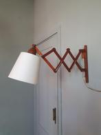 Vintage Mid-Century Schaarlamp – Hout met Witte Kap, Ophalen of Verzenden, Gebruikt, Hout, Vintage