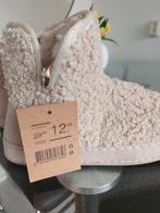 Dames pantoffel, Ophalen of Verzenden, Zo goed als nieuw, Sneakers of Gympen