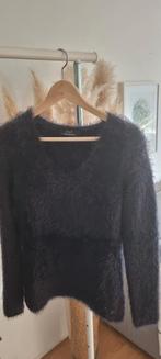 OUI dames Trui met V-Hals. Maat 36, Ophalen, Gedragen, Maat 36 (S)