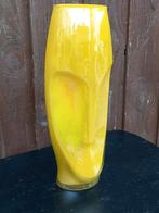 Gele glazen vaas met gezicht, 50 tot 75 cm, Geel, Ophalen of Verzenden, Glas